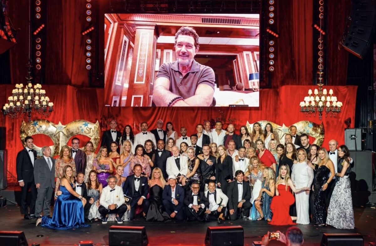 Antonio Banderas haciendo 'presencia' en la Gala de Starlite