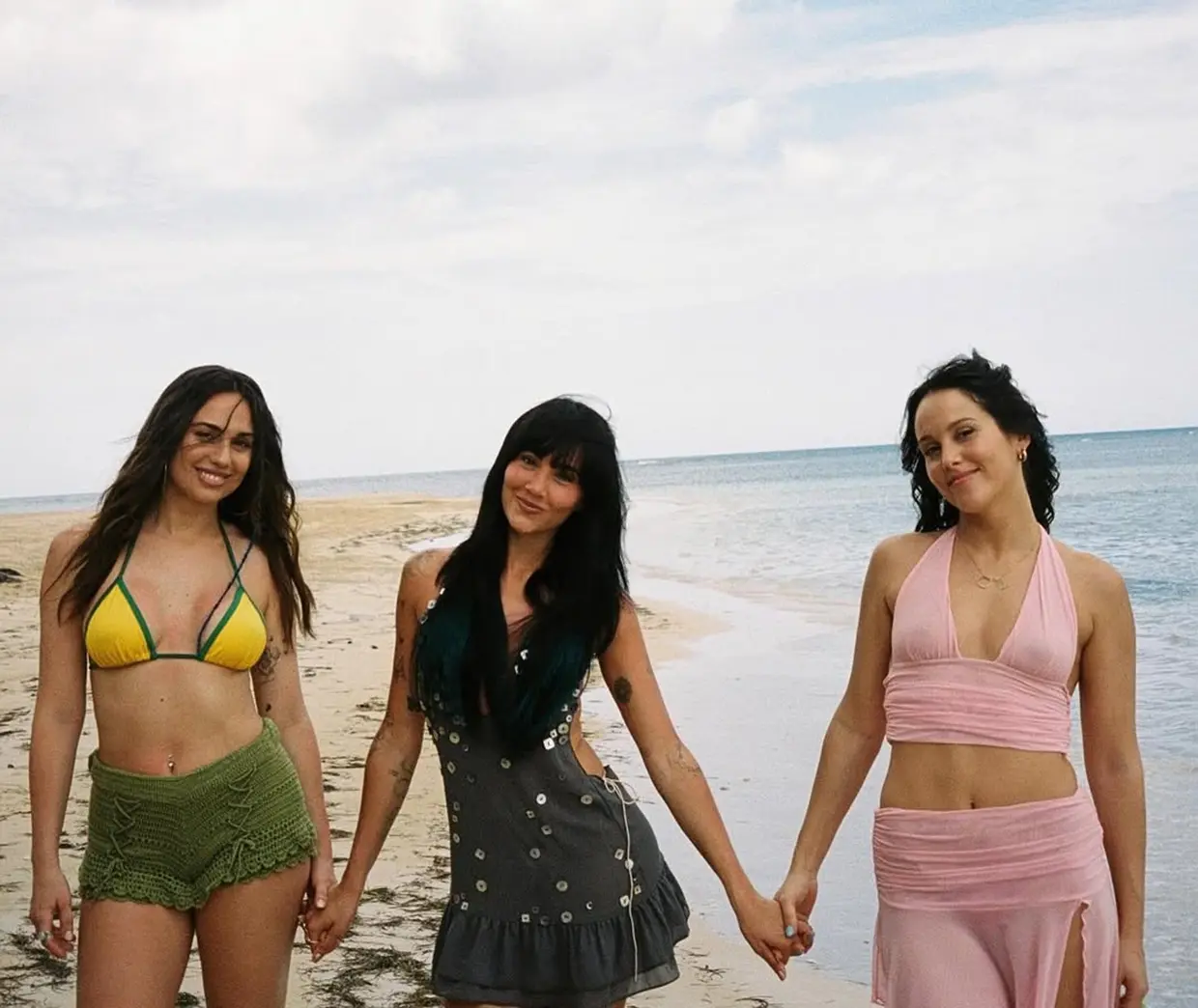 Aitana con sus amigas.