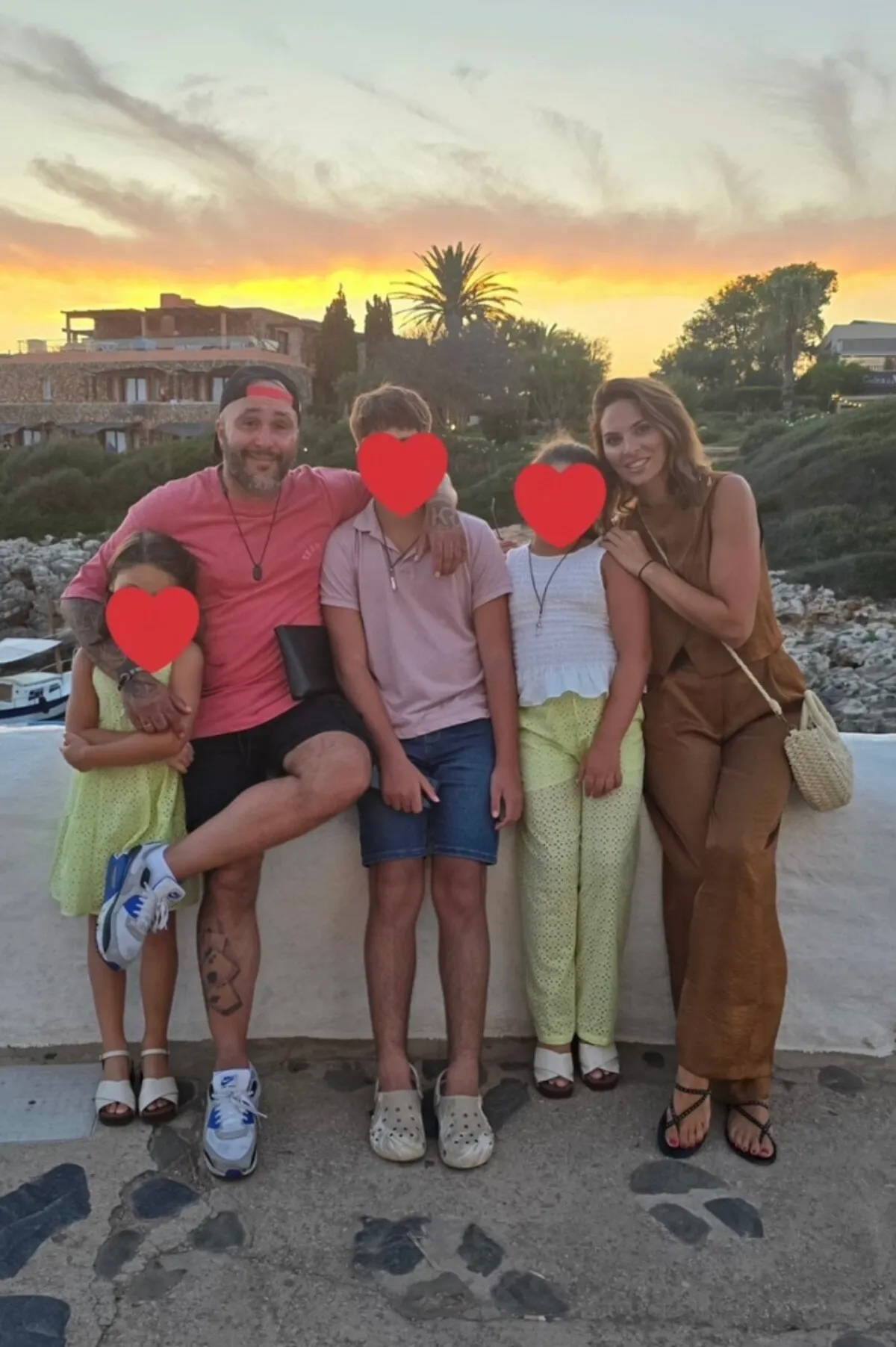 Kiko Rivera con Irene Rosales, sus hijos y sobrinos