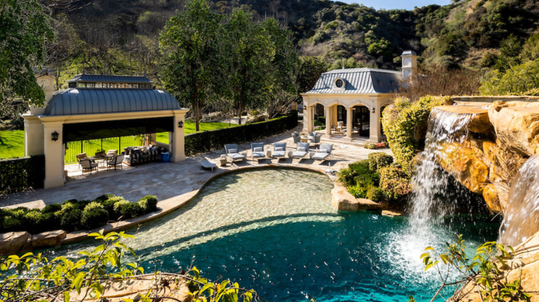 paris hilton mansion
