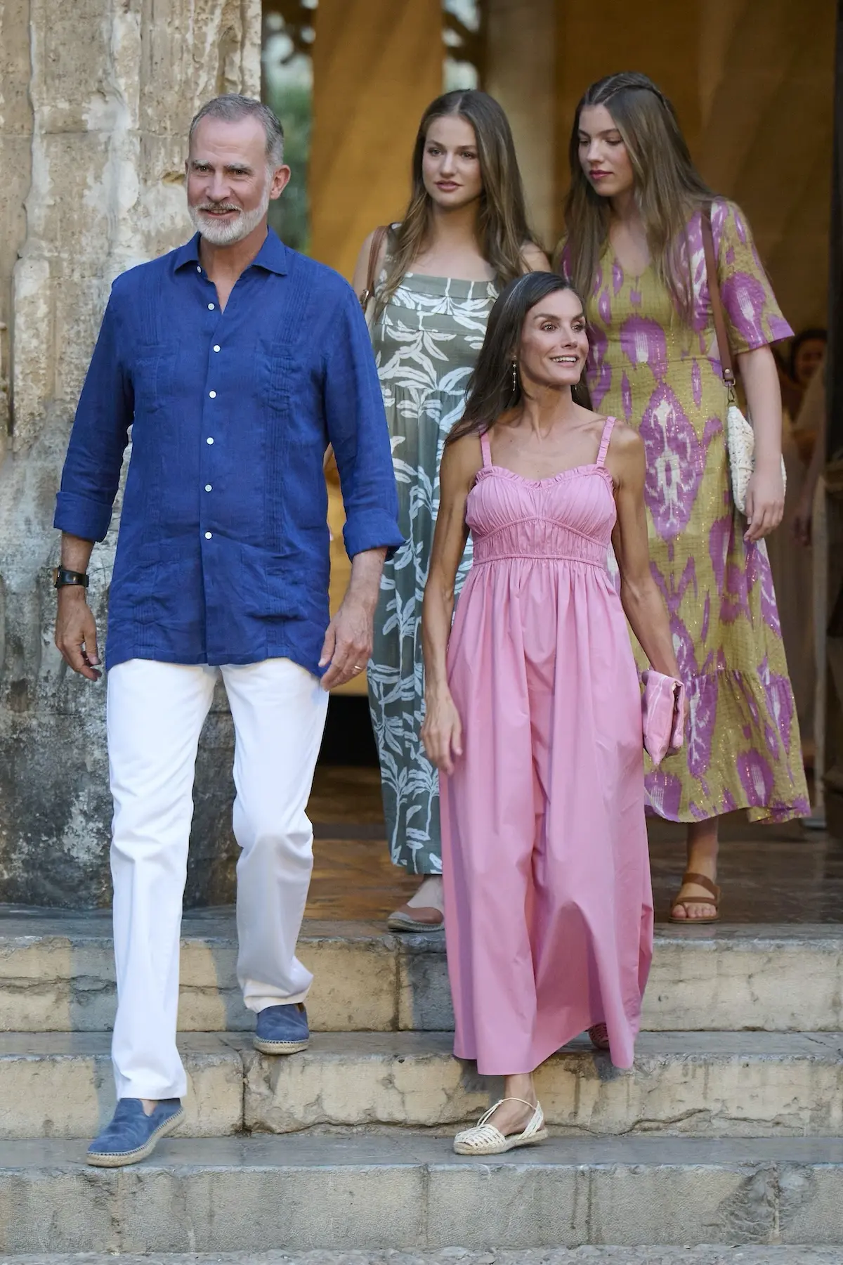 Los reyes saliendo de la exposición de Joan Miró