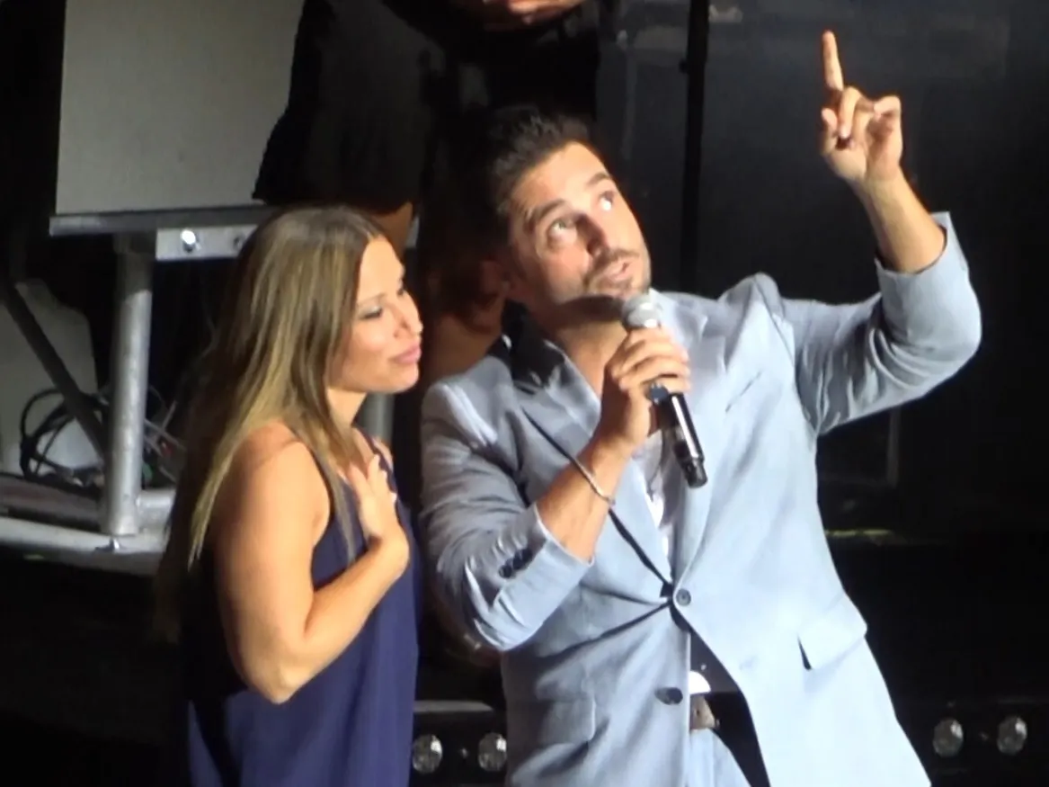 Verónica Romero y David Bustamante homenajean a Álex Casademunt en un concierto en Pinto