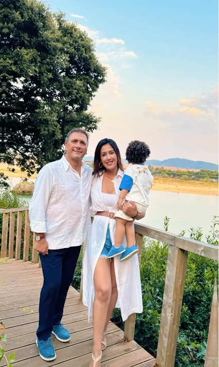 Gabriela Guillén, de vacaciones con su hijo David en Cantabria