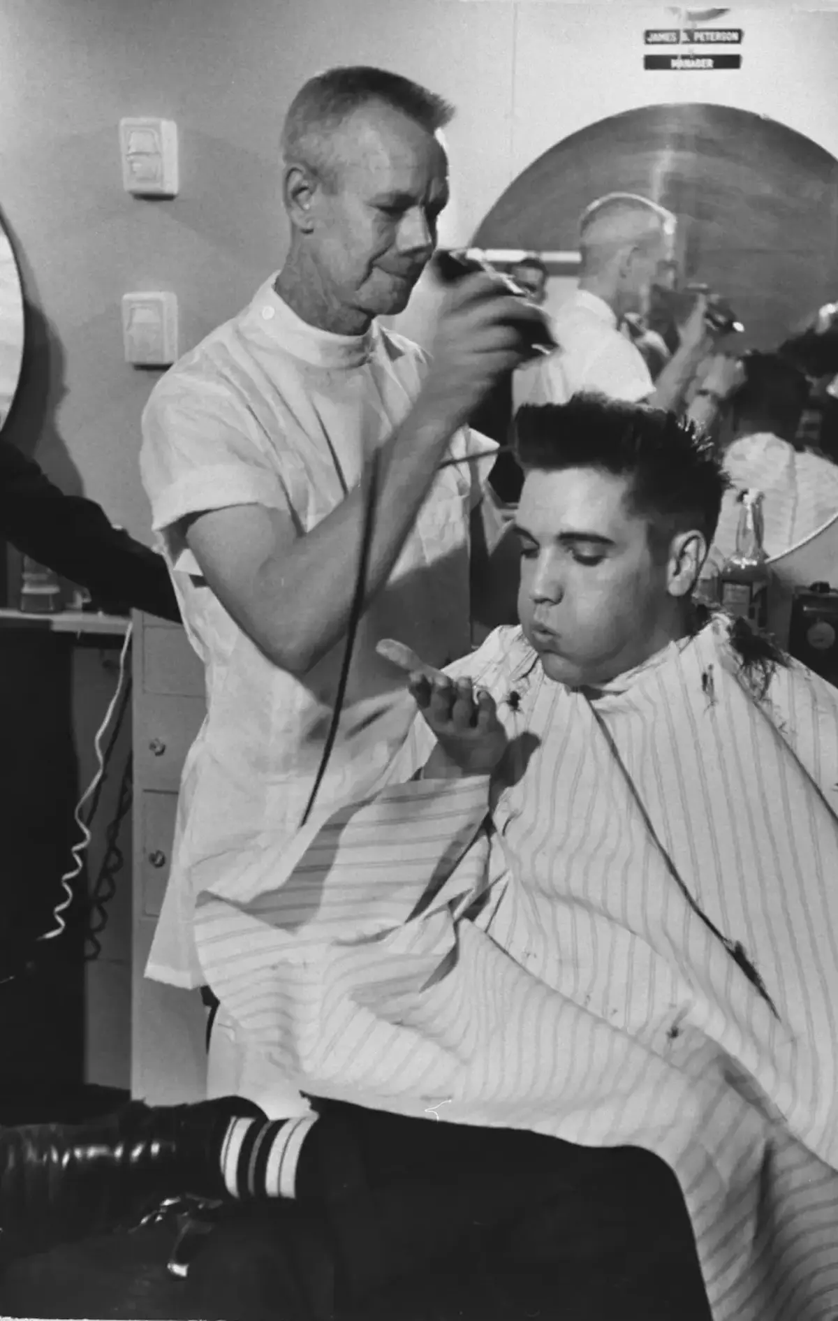 Elvis en la peluquería