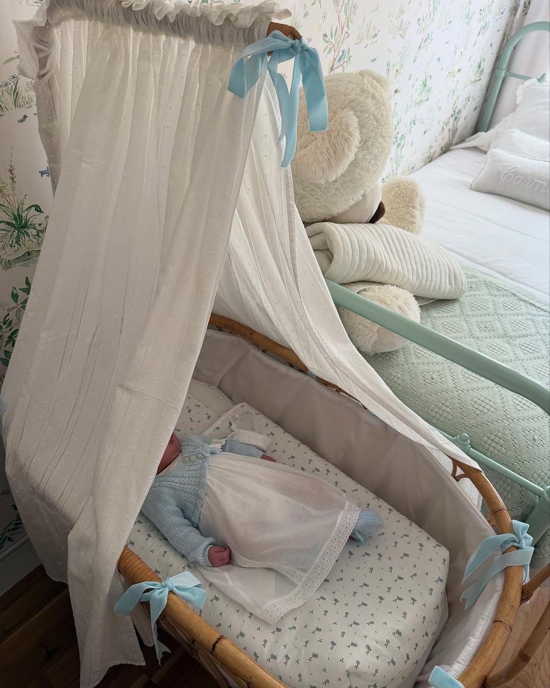 Así es el elegante dormitorio de Fran Rivera y Lourdes Montes en su casa de Sevilla