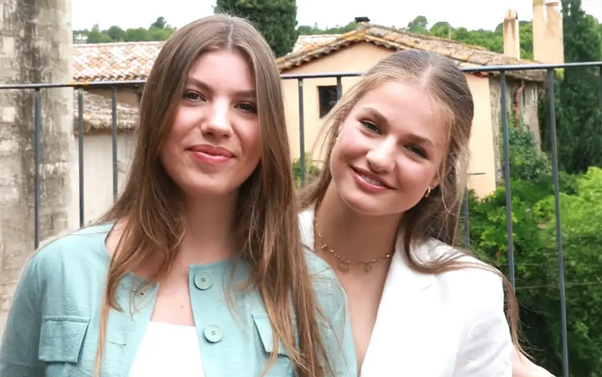 La infanta Sofía y la princesa Leonor
