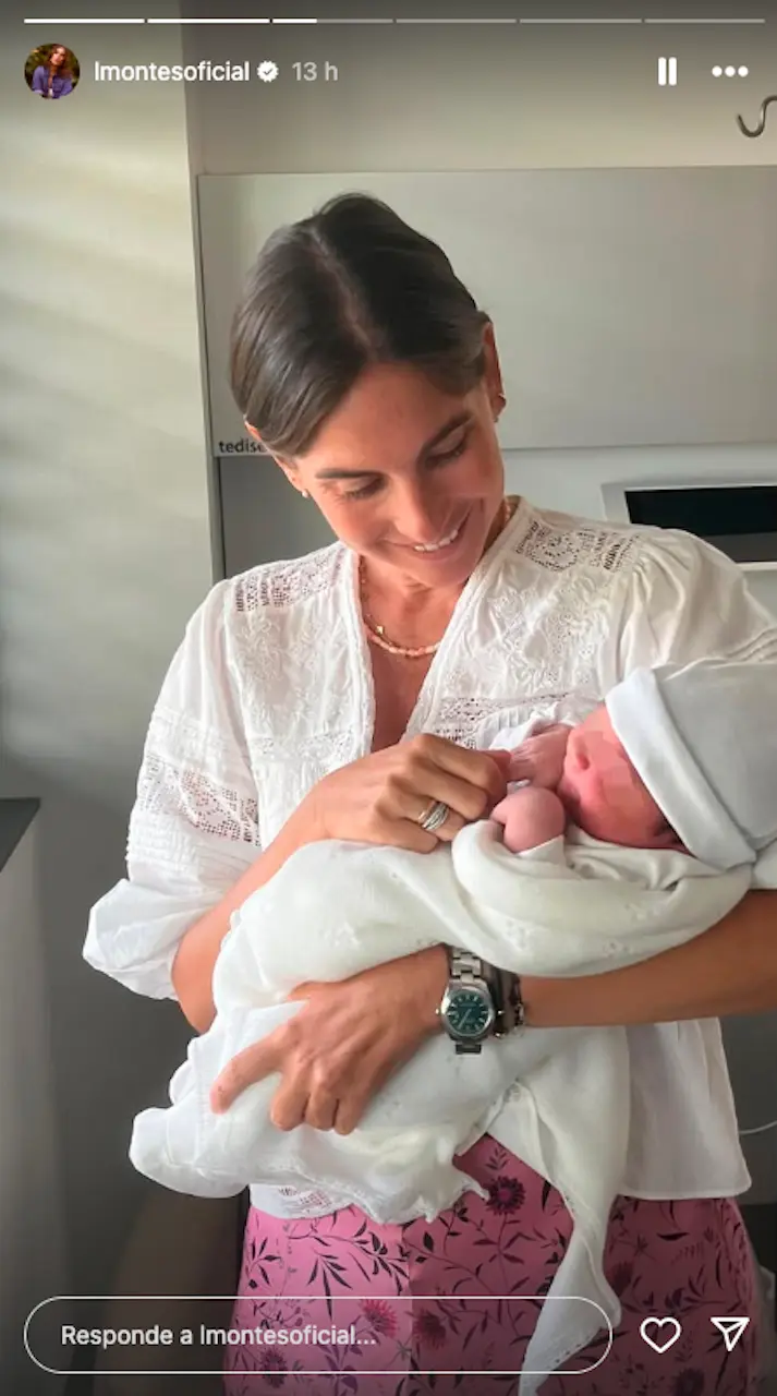 Lourdes Montes con su el bebé de su hermana, Sibi.