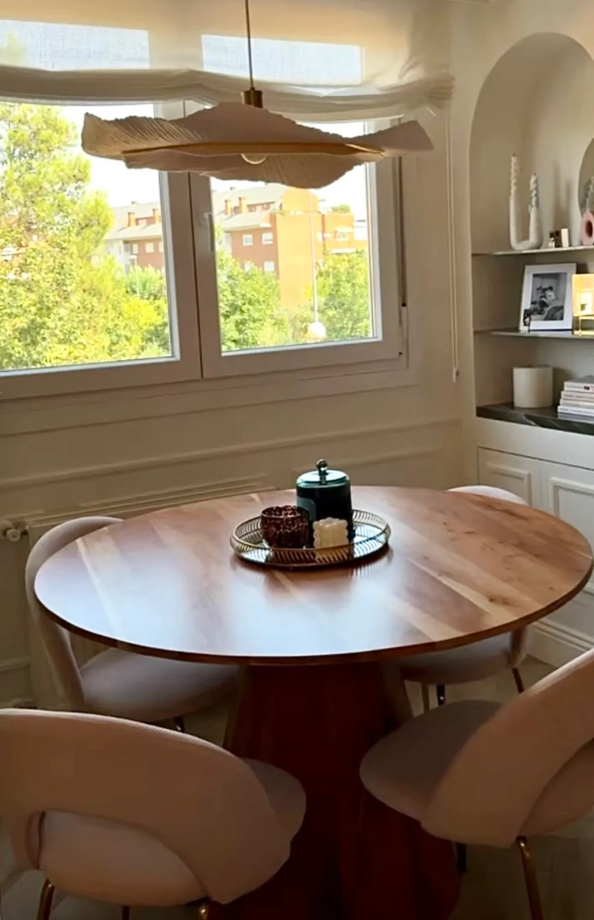 Mesa del comedor de Adara