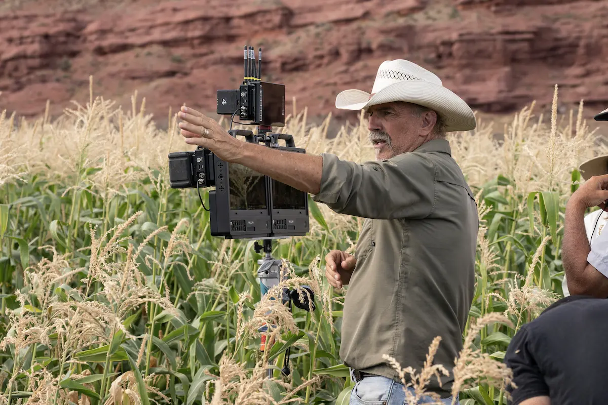 Kevin Costner dirigiendo su película Horizon