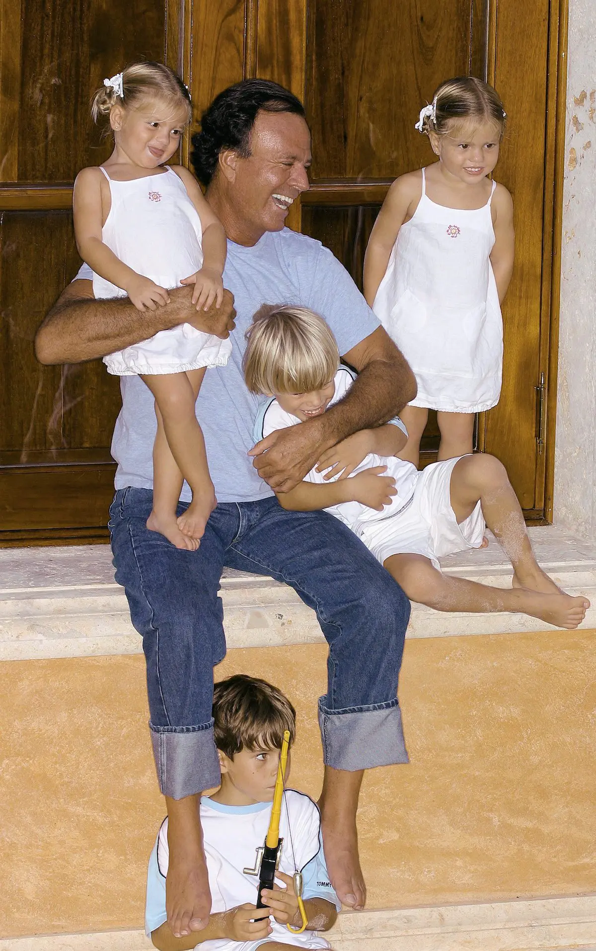 Julio Iglesias con sus hijos