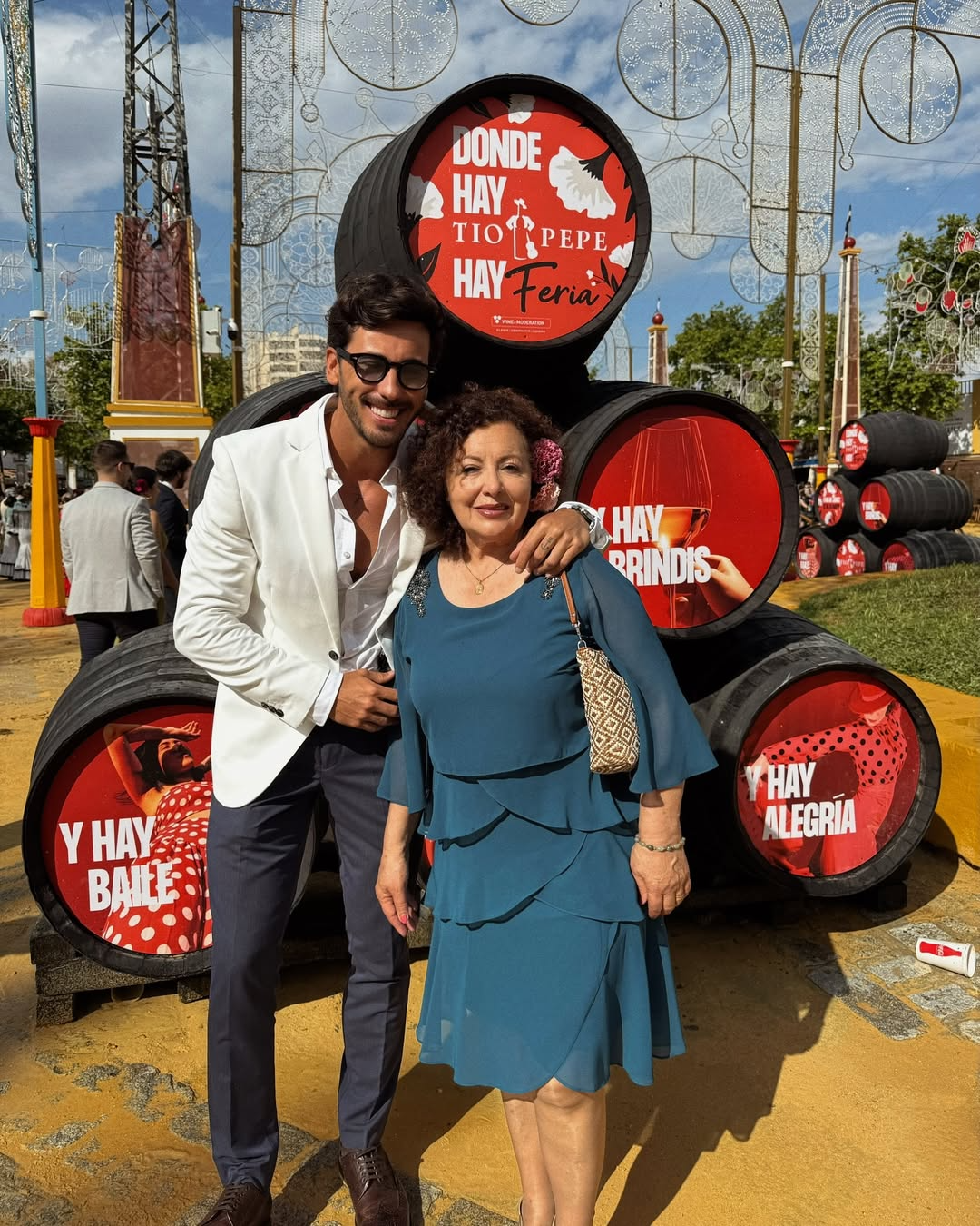 Iván González, concursante de 'Supervivientes All Star', con su abuela.