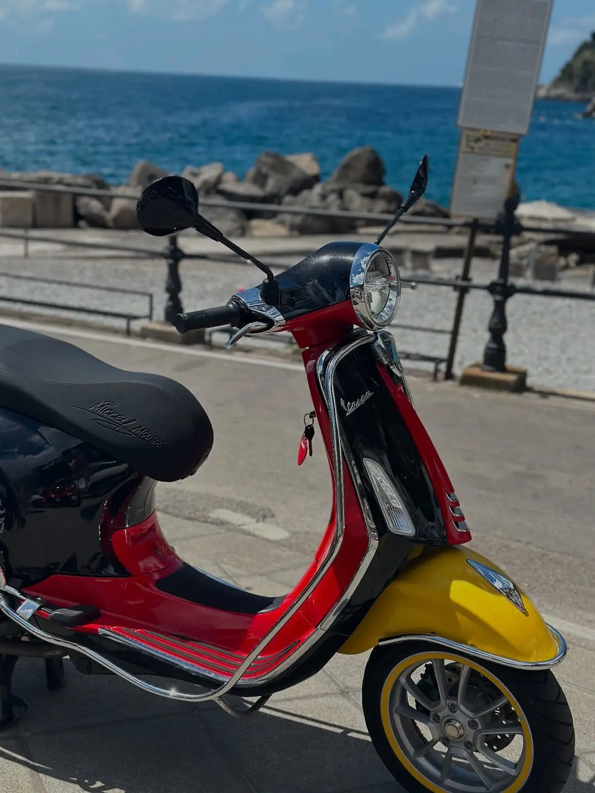 Vespa vacaciones de Mar Flores
