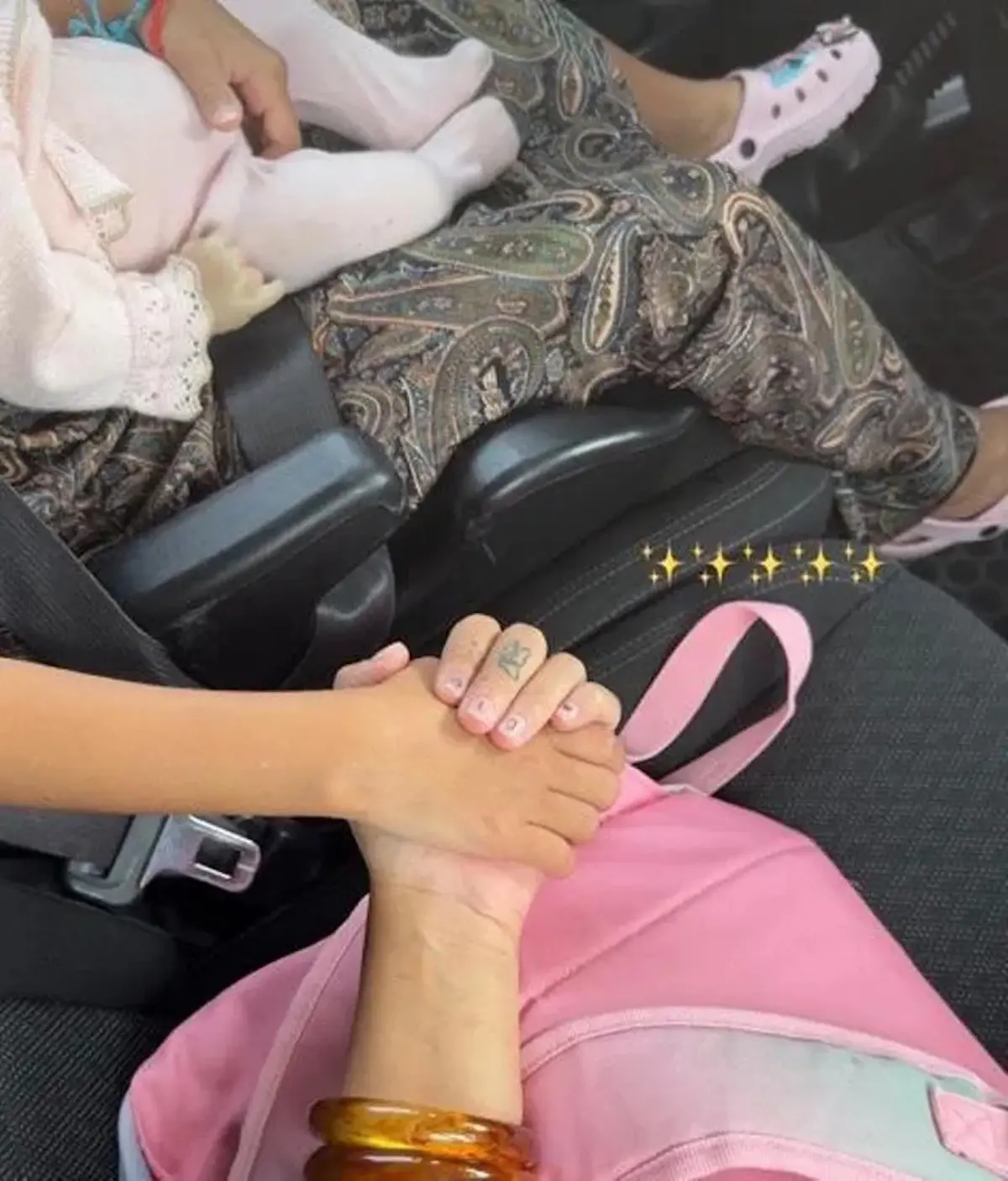 Foto de Gloria Camila con la hija de Michu