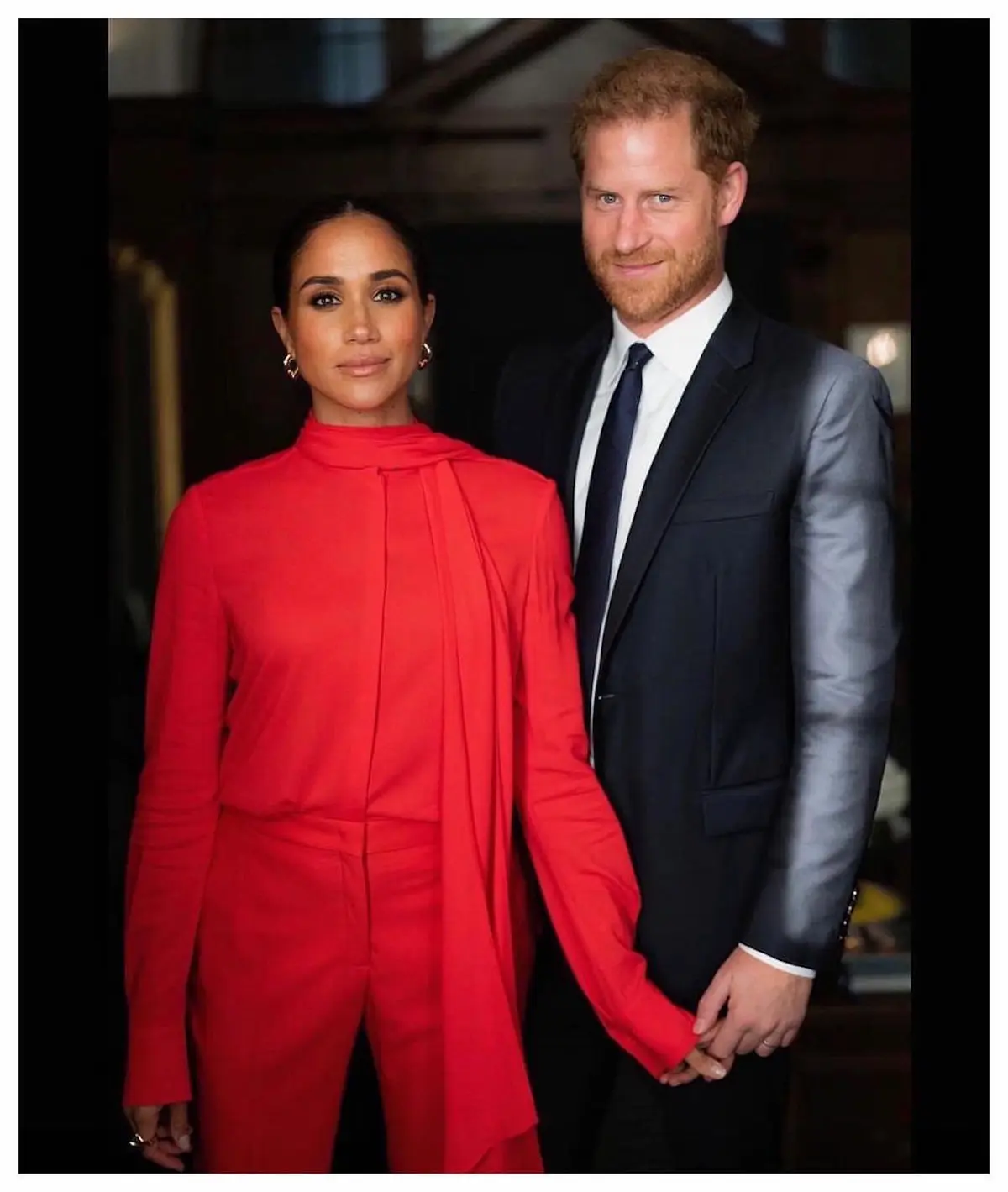 Harry y Meghan posando