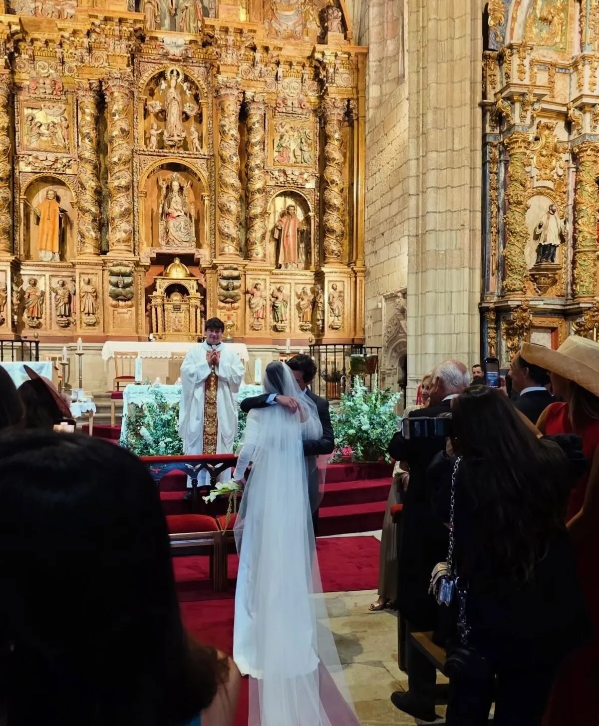 La boda a la que asistieron Sara Carbonero e Isabel Jiménez