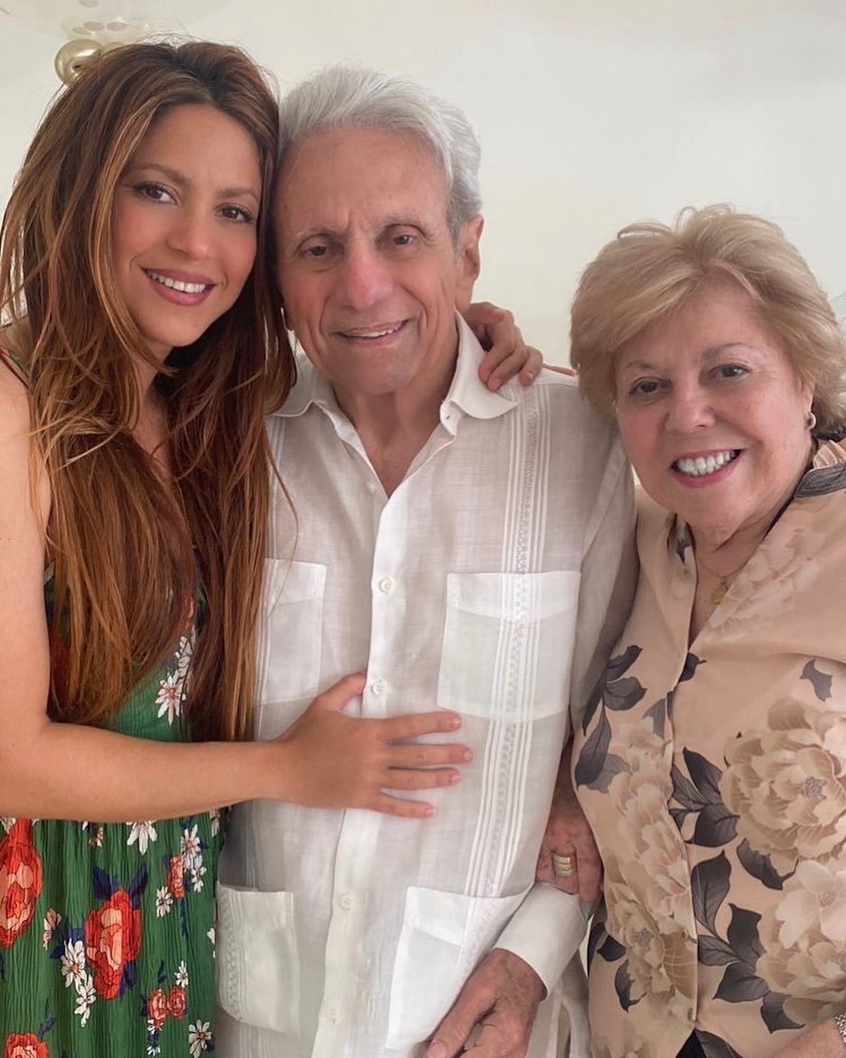 Shakira con sus padres