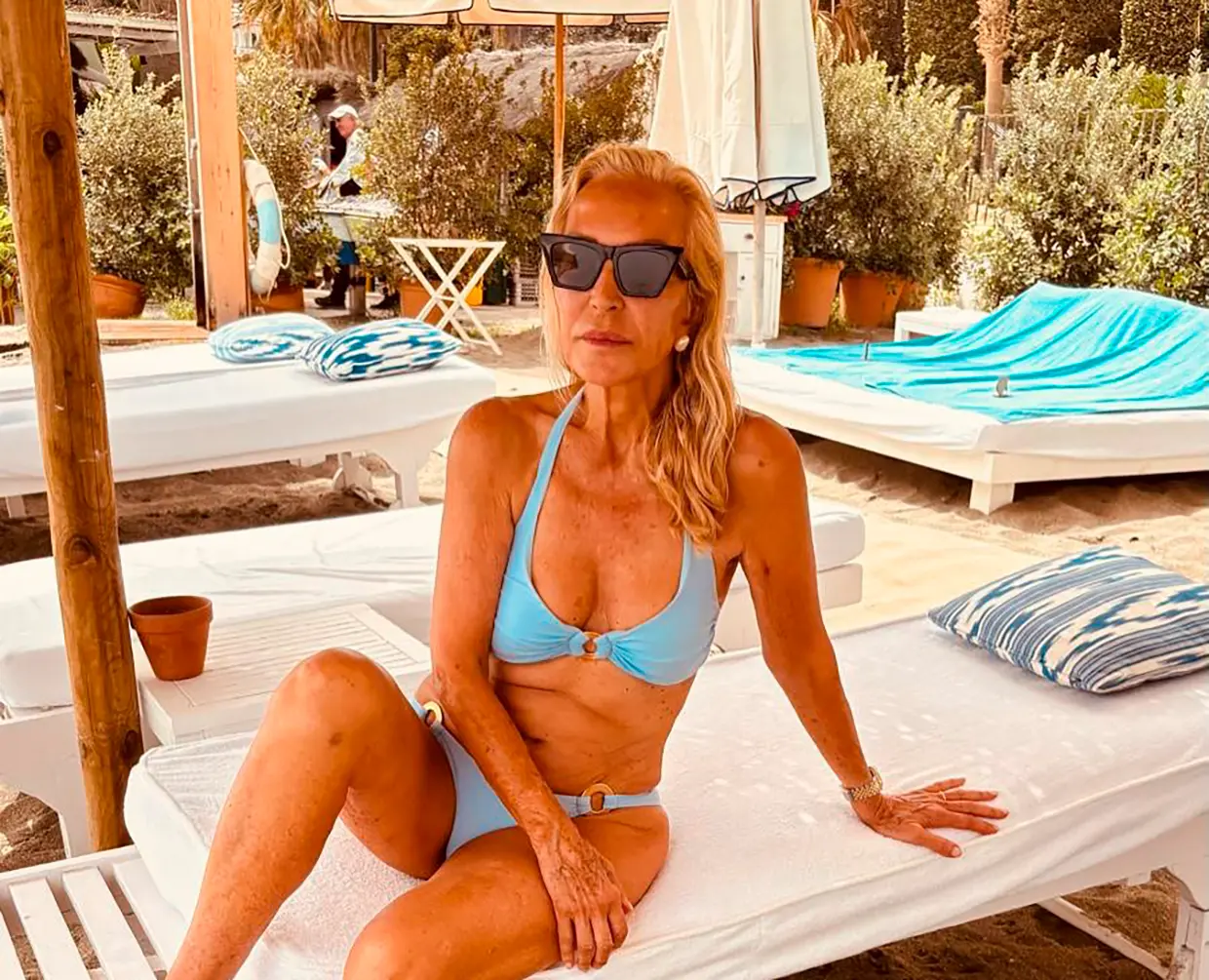 Carmen Lomana
