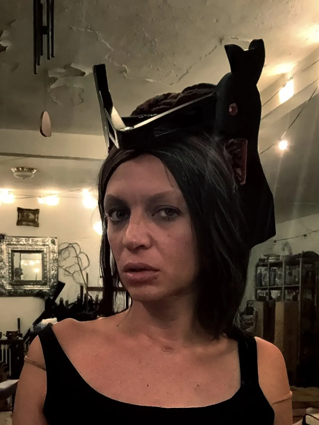 La casa de Sheila Devil, llena de desperfectos.