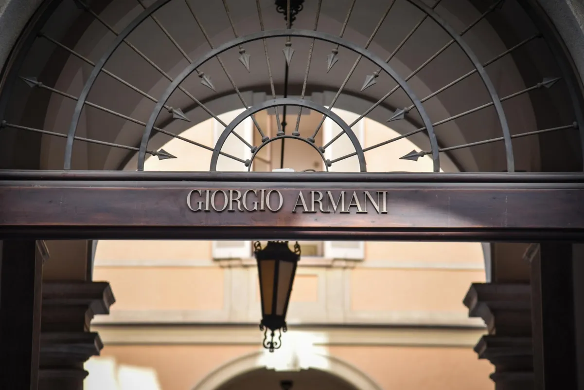 Giorgio Armani tenía tiendas por todo el mundo.