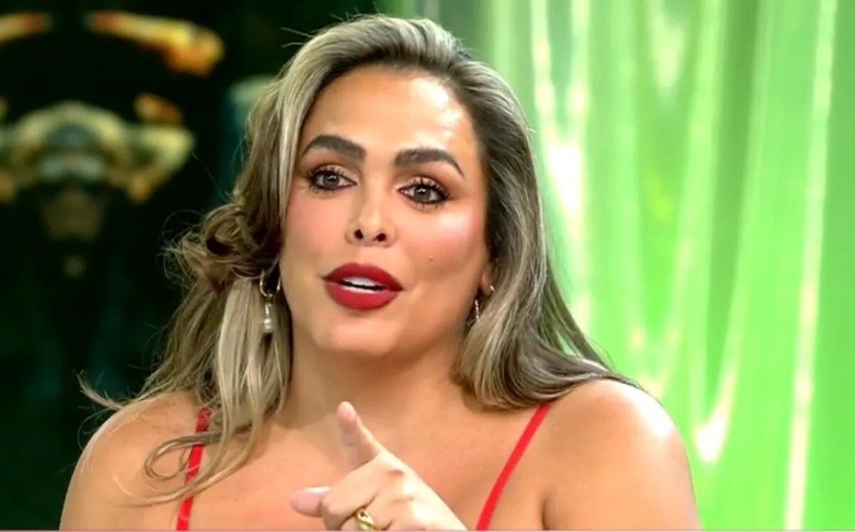 Amor Romeira dando explicaciones