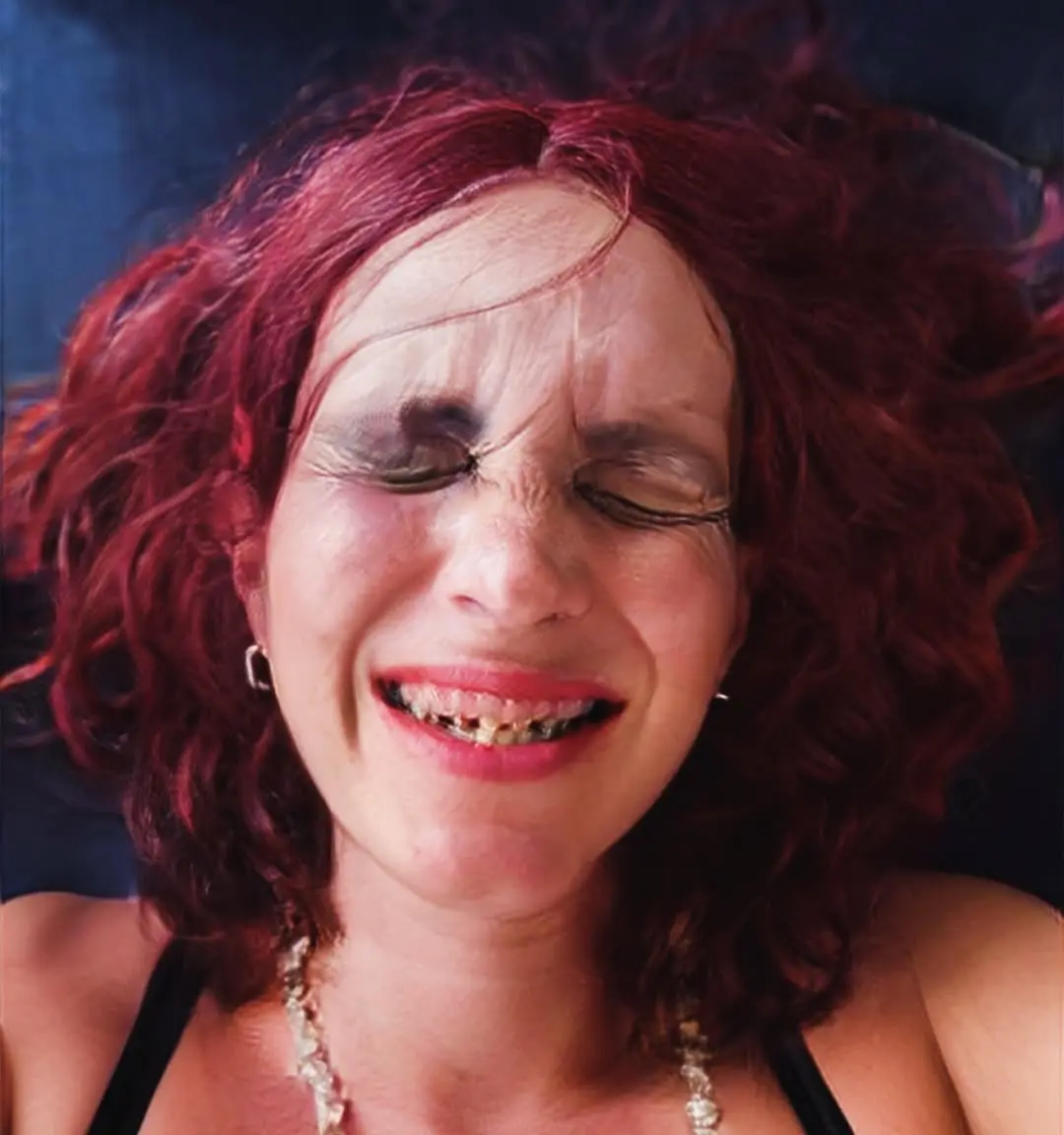 sheila devil dientes