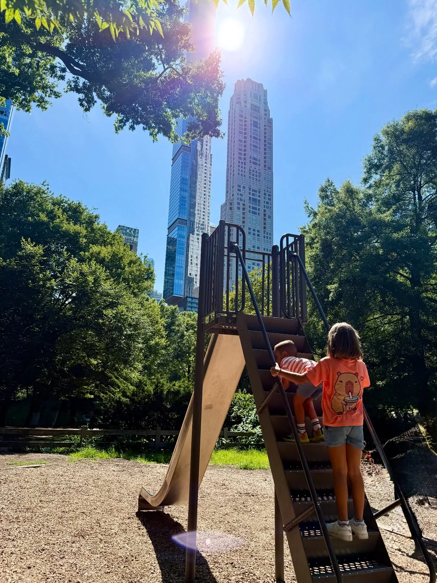 Roberto Leal y su familia en Nueva York.