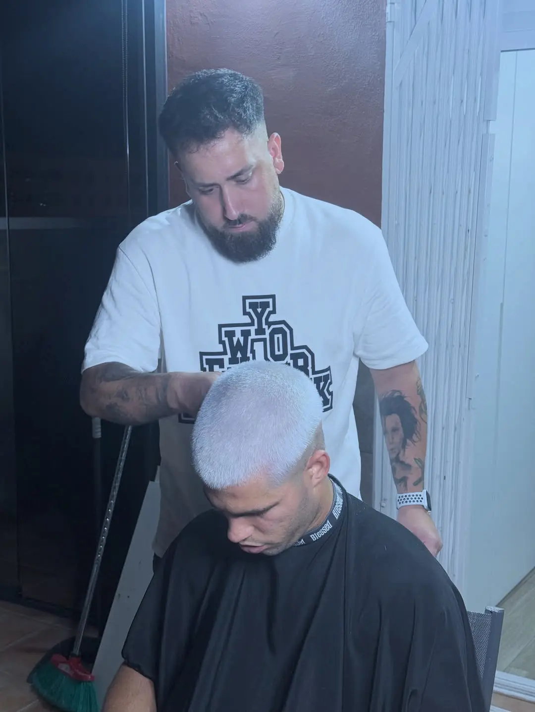 alcaraz nuevo look platino