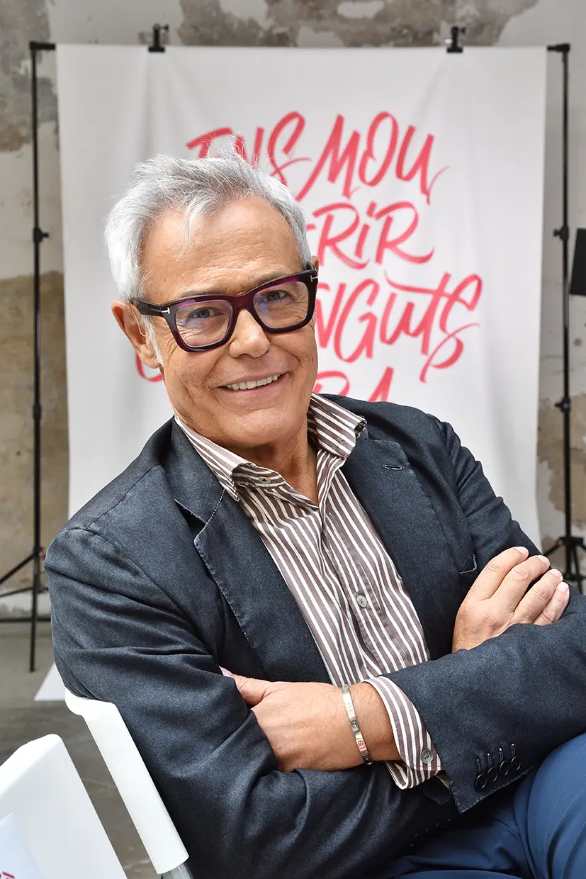 Jordi González posa sonriente