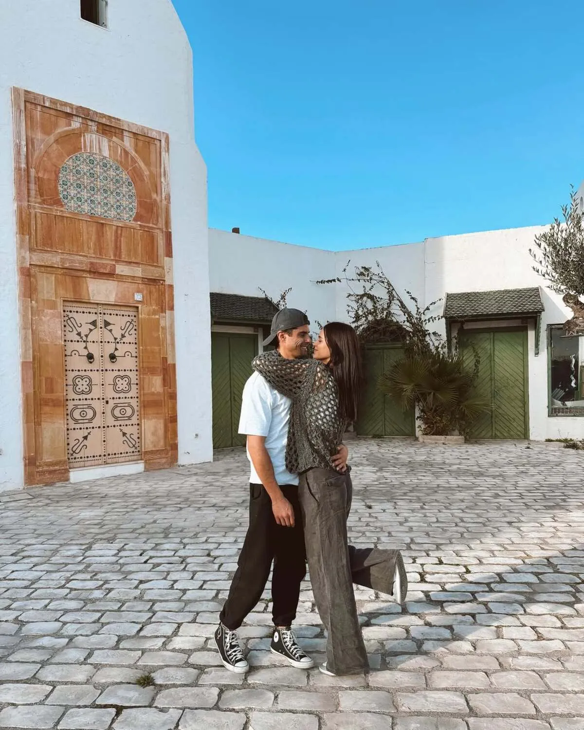 Javier Tudela con su novia, Marina