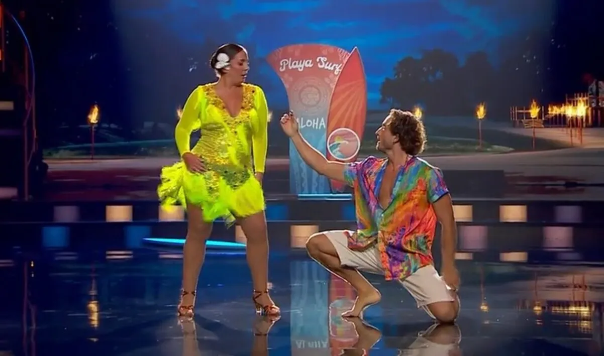 Anabel Pantoja bailando