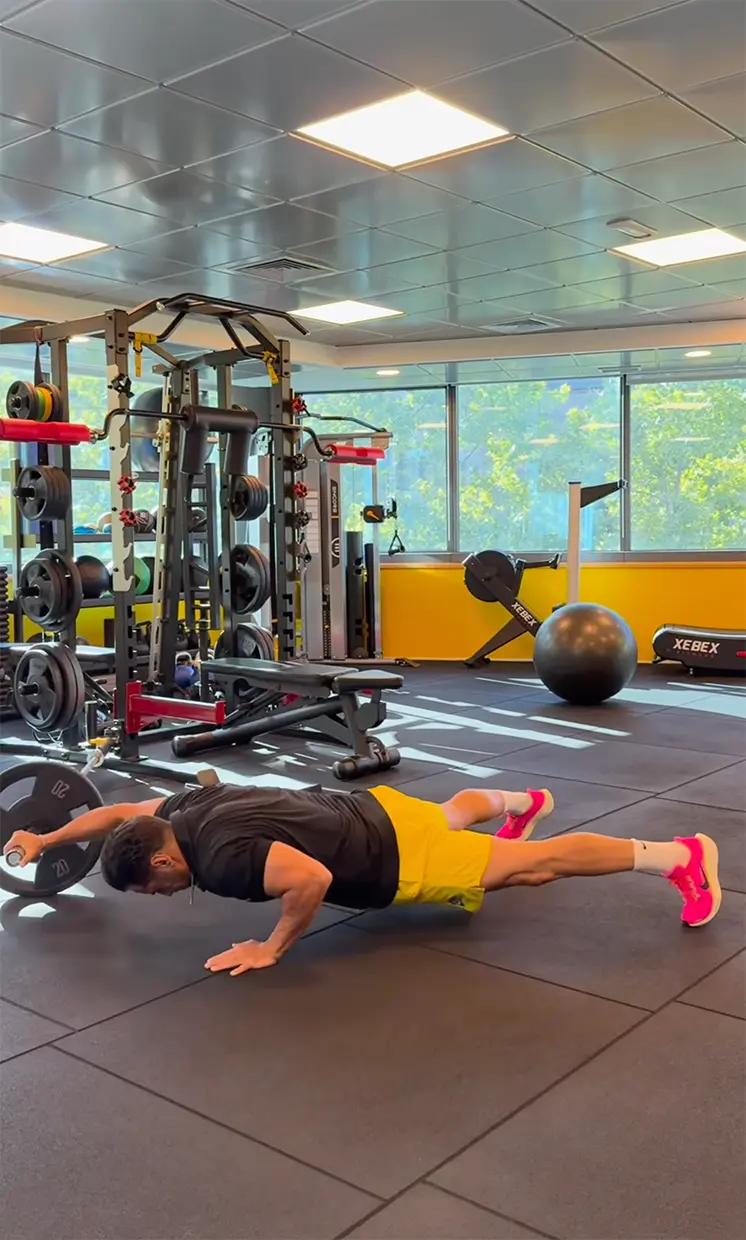David Bustamante haciendo ejercicio