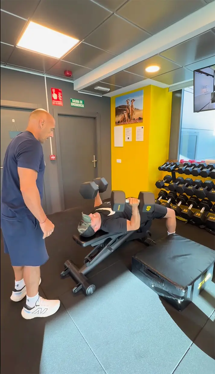 David Bustamante haciendo ejercicio