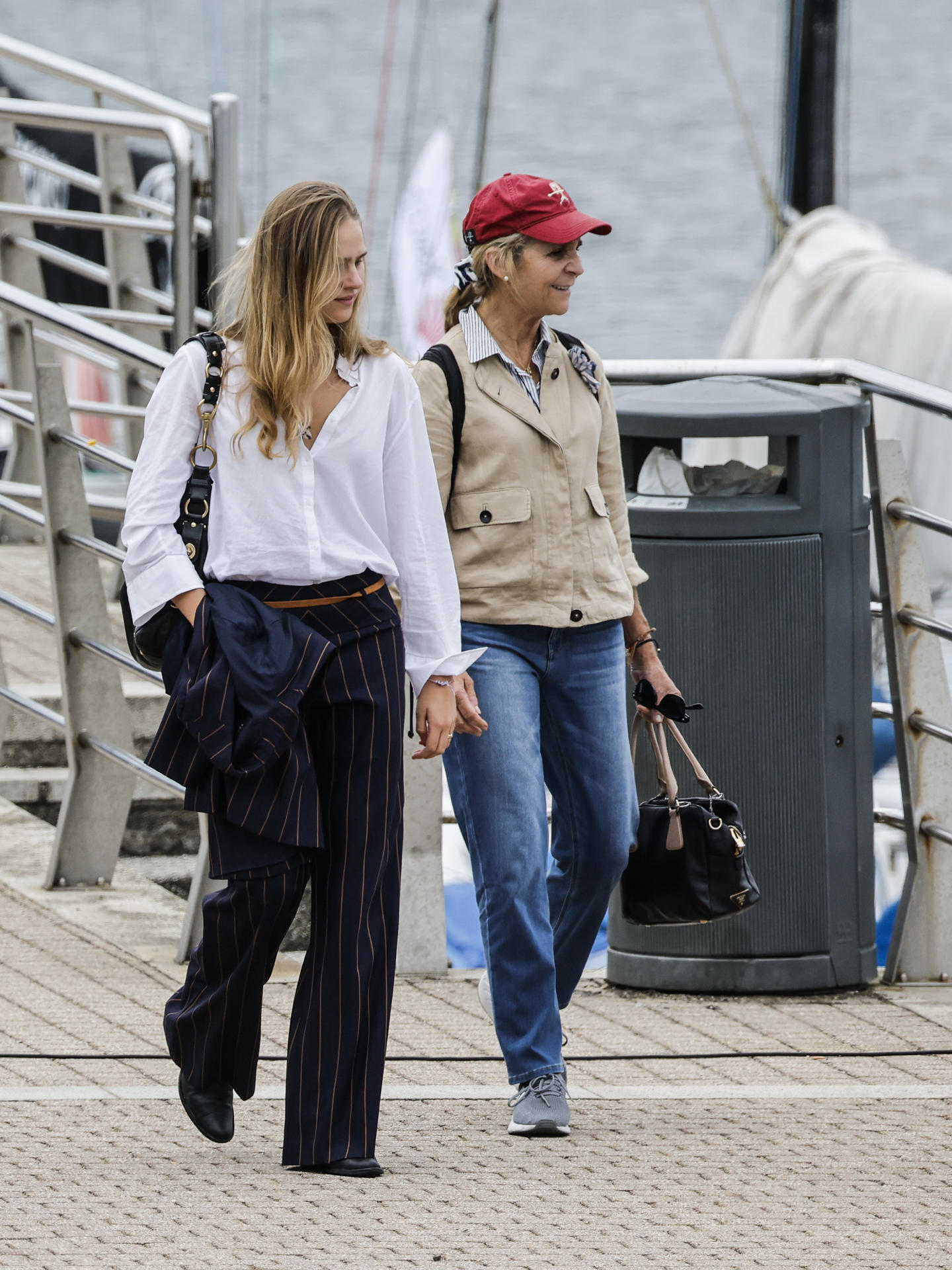 La infanta Elena y Irene Urdangarin en las regatas de Sanxenxo.