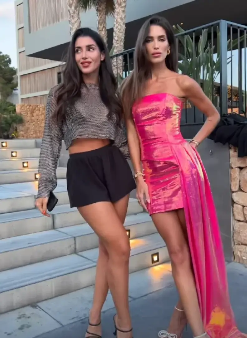 Marta López Álamo y su hermana, Rosa.