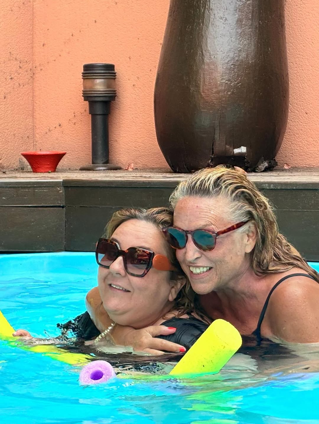Lydia Lozano: así es su impresionante casa de tres pisos con jardín
