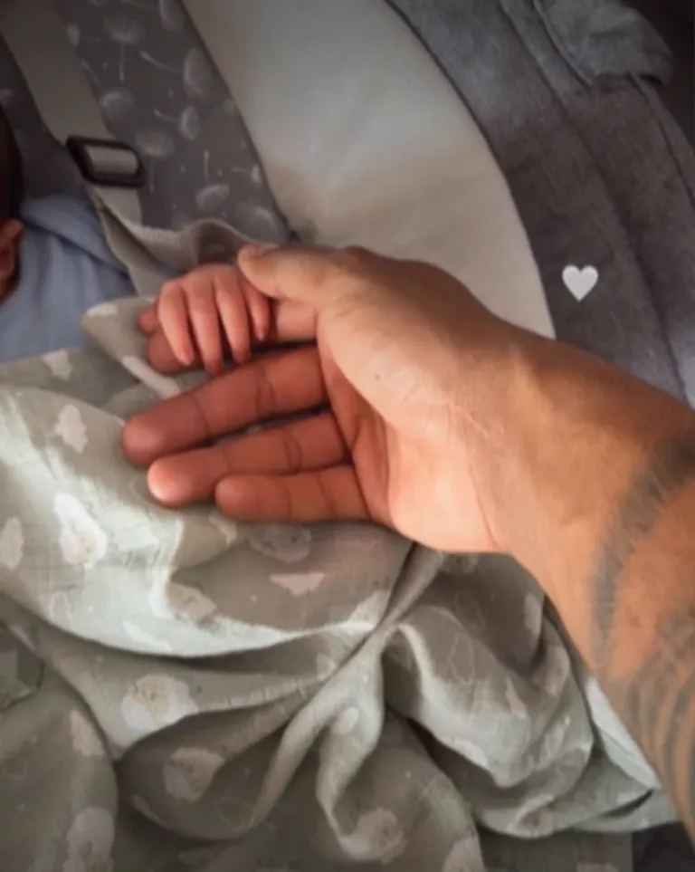 Yulen Pereira con su hijo.