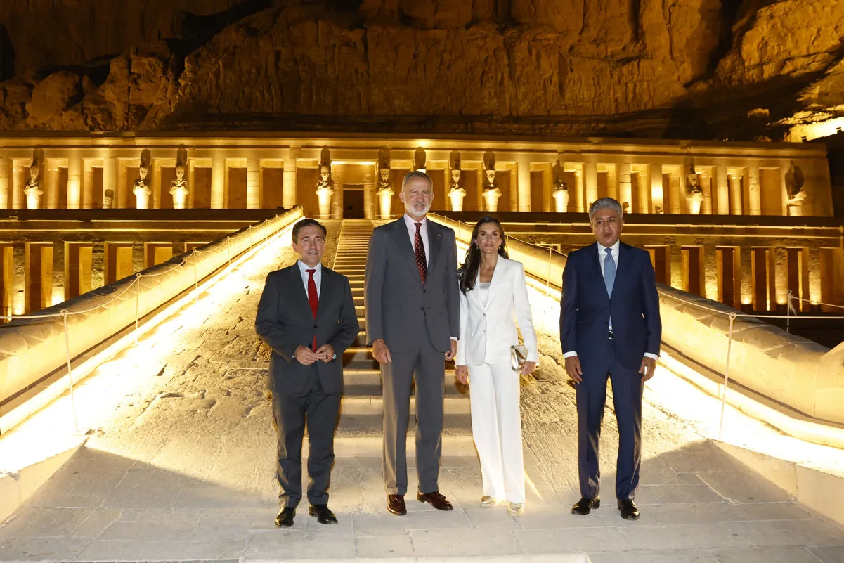 Felipe y Letizia en el Templo de Hatshepsut, en Luxor.