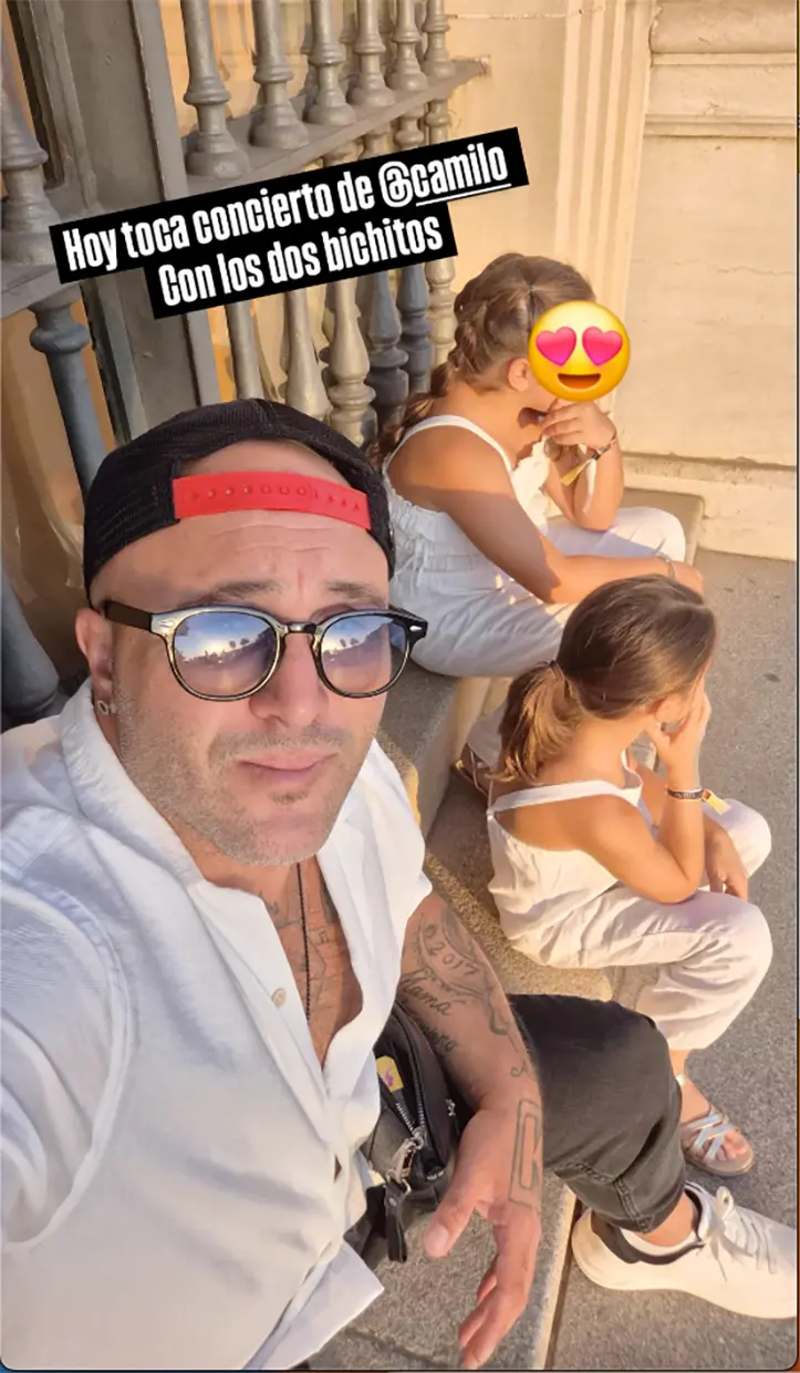 Kiko Rivera con sus dos hijas en un post de instagram