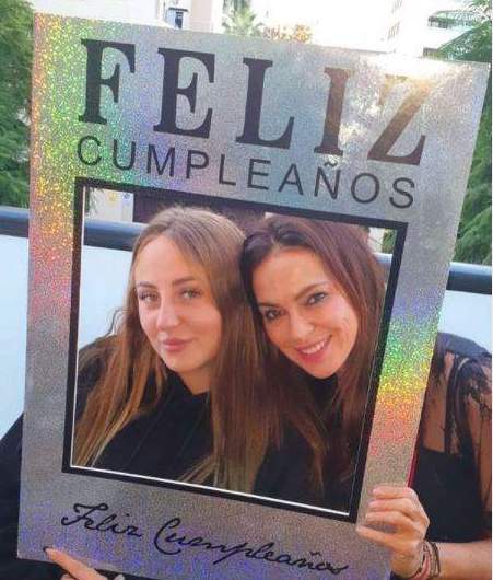rocío Flores y Olga Moreno