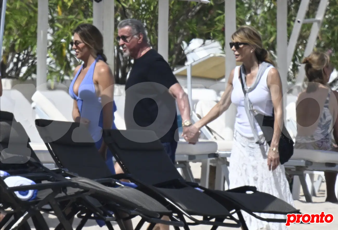Sylvester Stallone con su familia en Cerdeña