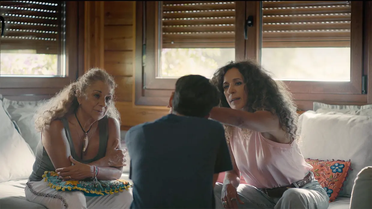 Lolita, Alba y Rosario Flores