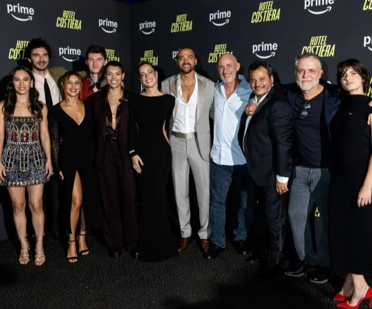 Alejandra Onieva y Jesse Williams en el estreno de 'Hotel Costiera', en Roma