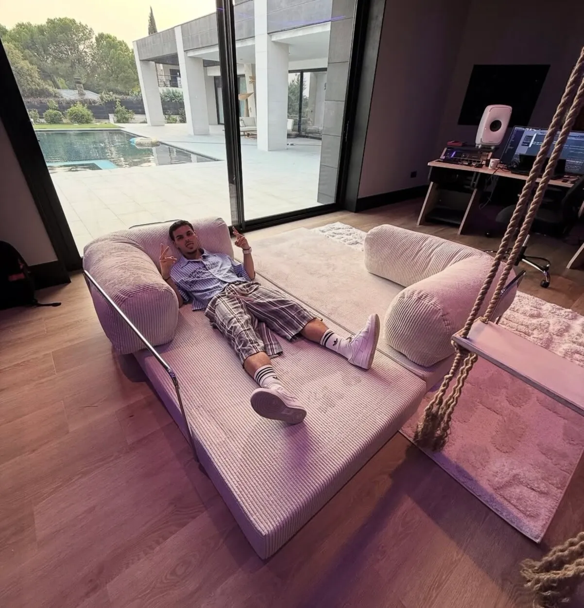 El increíble estudio de música que se encuentra en la nueva casa de Abraham Mateo