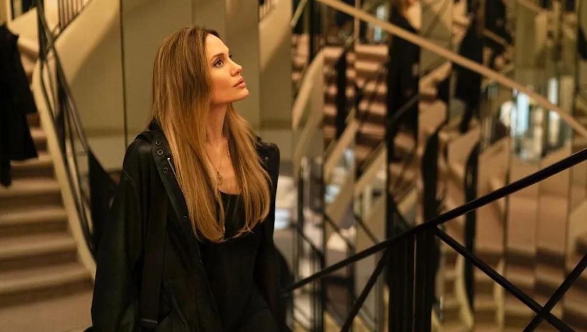 Angelina Jolie en su nueva película, Couture