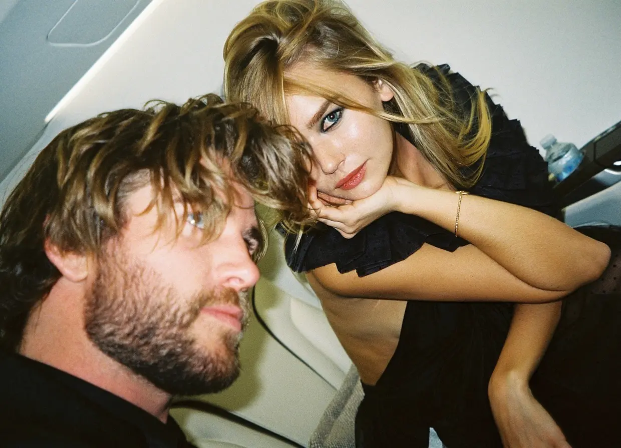 Liam Hemsworth y Gabriella Brooks