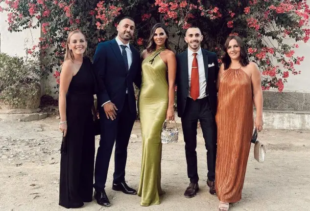 Irene Rosales junto a sus hermanos.