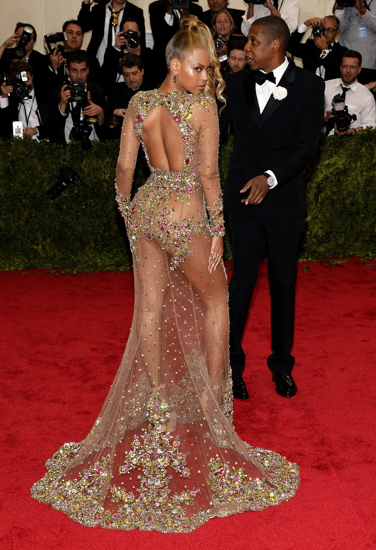 Beyonce con un "vestido desnudo"