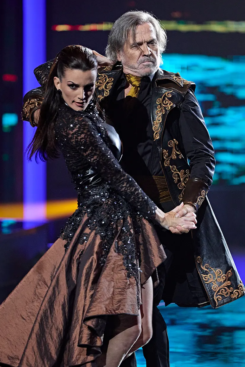 Pepe Navarro bailando