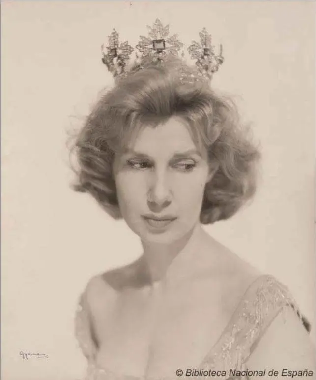 Barbara Mirjan futura mujer de Cayetano Martínez de Irujo tiaras