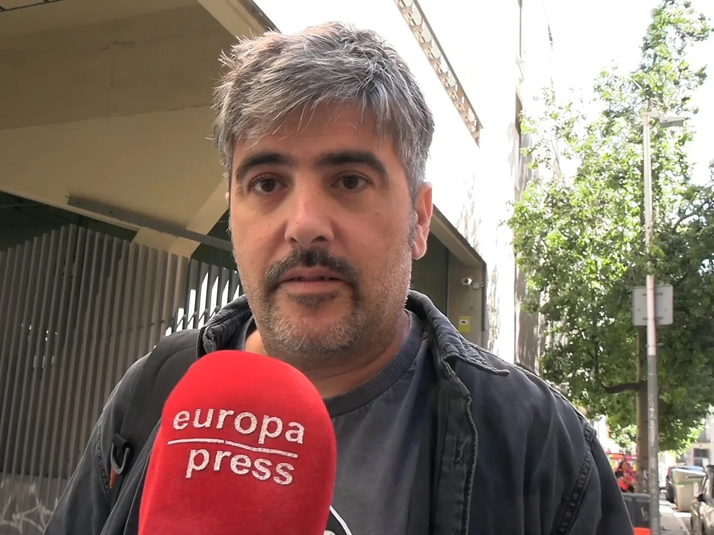 David Muñoz, de Estopa, hablando con la prensa.